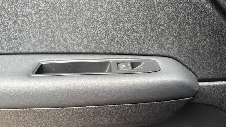 Renault Captur 1.6 E-TECH Hybrid 145 Iconic Edition 5dr Auto Hybrid Hatchback